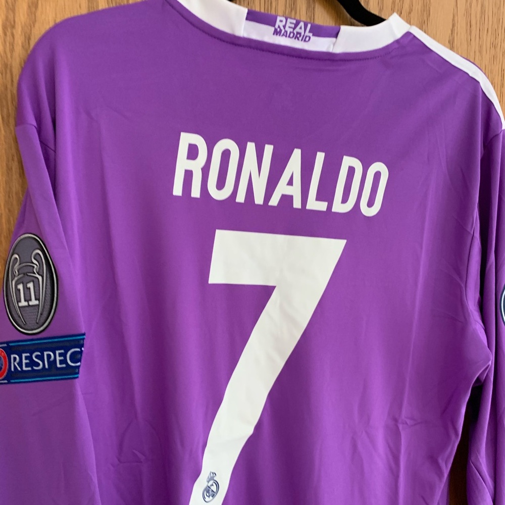 Real Madrid 16/17 Jerseys - Picture 10 of 11